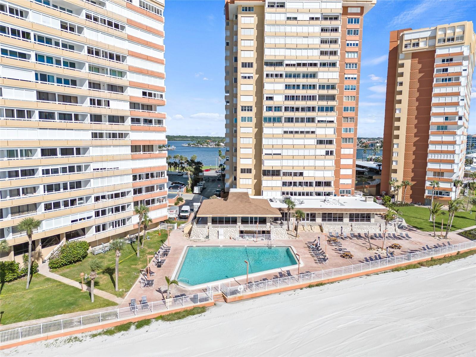 REDINGTON TOWERS 3 CONDO - Residential