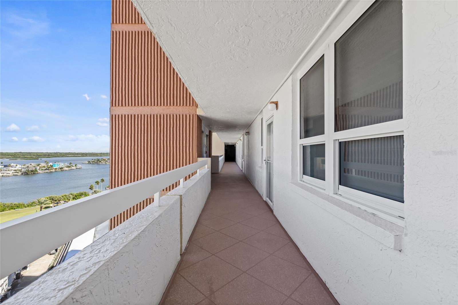 REDINGTON TOWERS 3 CONDO - Residential