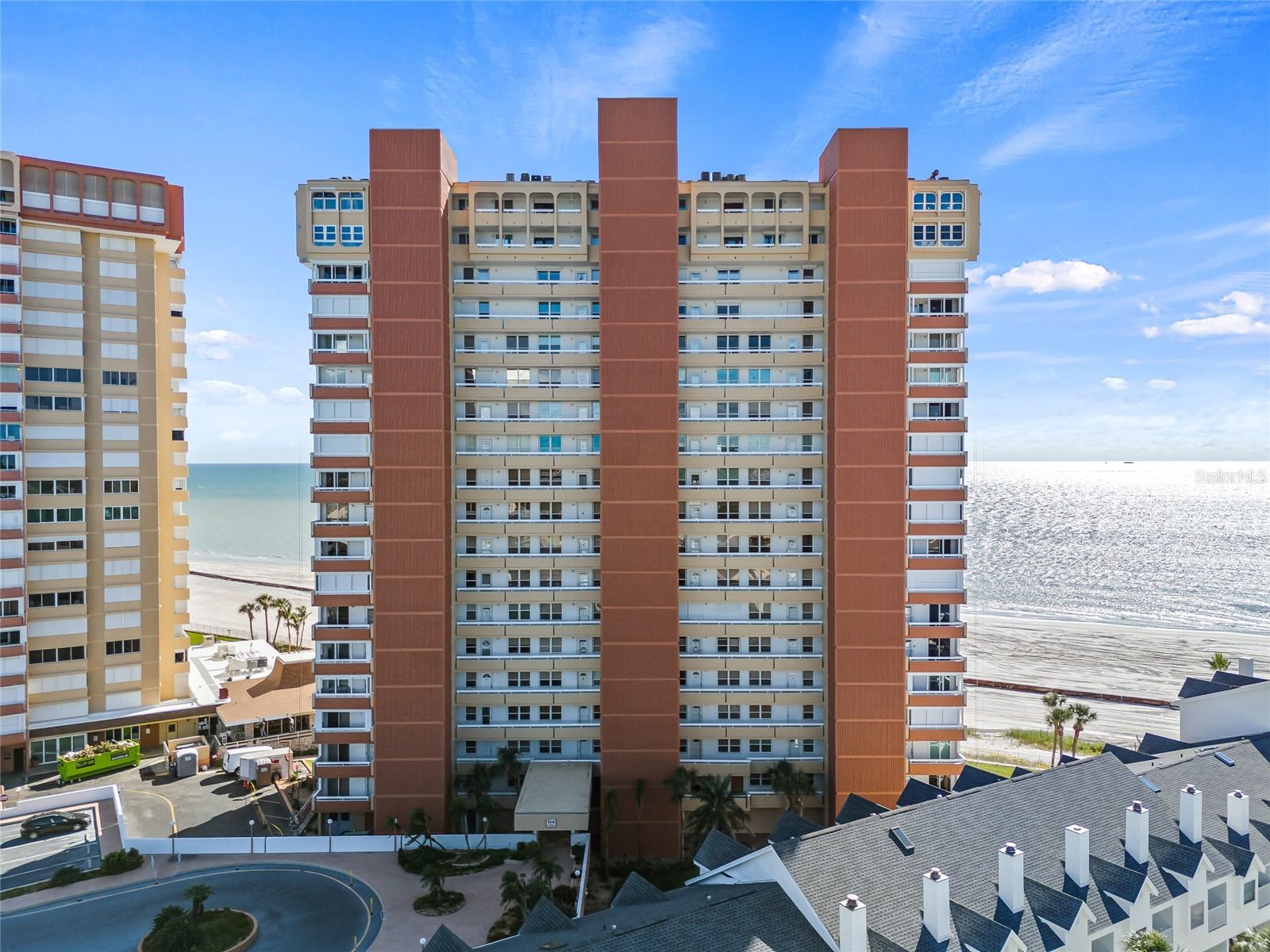 REDINGTON TOWERS 3 CONDO - Residential