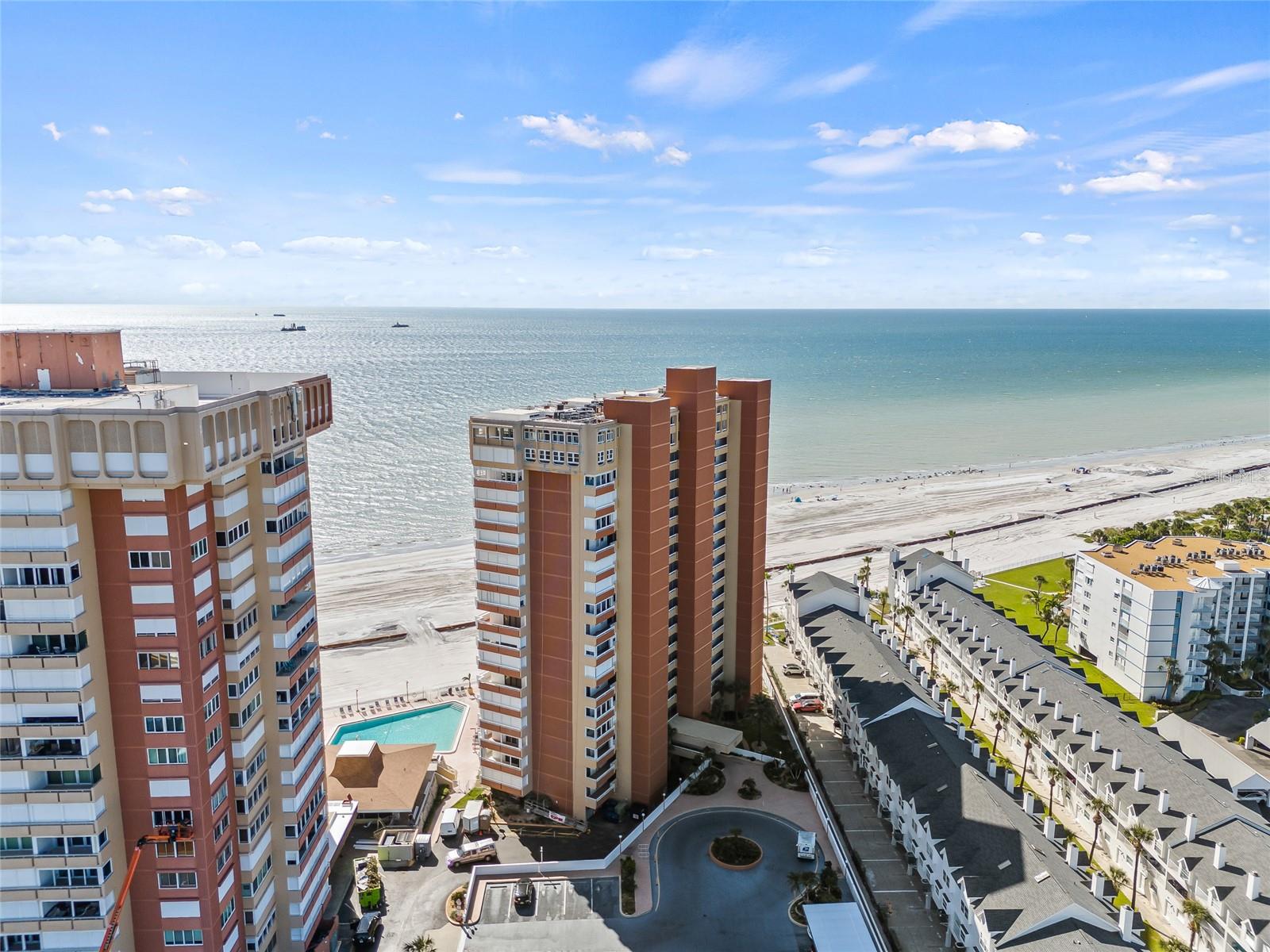 REDINGTON TOWERS 3 CONDO - Residential
