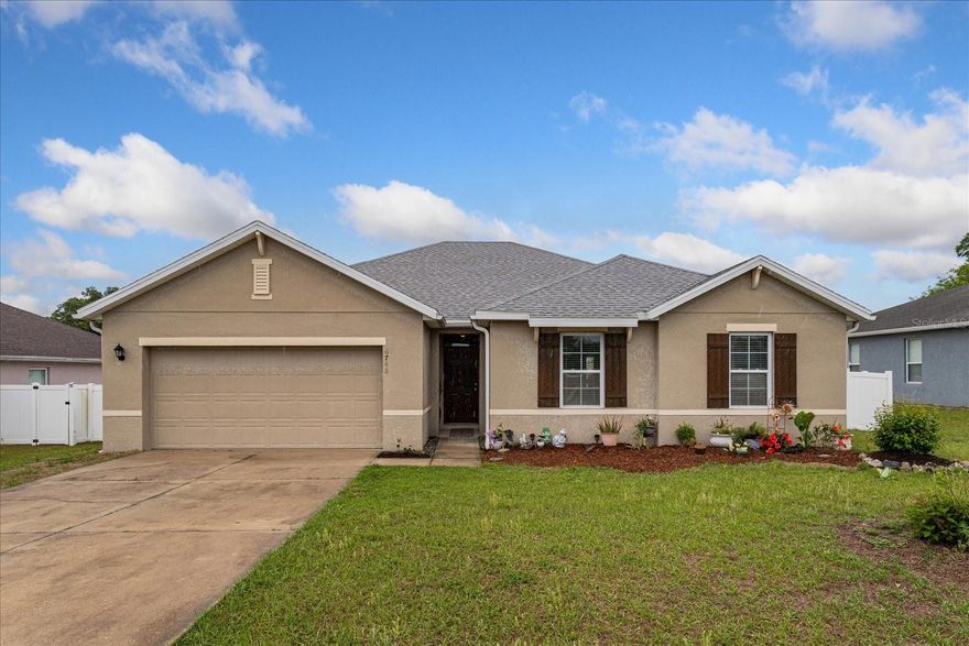 Peaceful & Convenient Bahia Oaks Home – Move-In Ready
Discover this beautifully maintained 3-bedroom, 2-bath concrete block stucco home in the highly desirable SW 60th Ocala area. Enjoy a spacious
open floor plan with a large living room overlooking a screened lanai, perfect for entertaining or relaxing. The kitchen boasts a center island with
bar seating, walk-in pantry, and a coffee bar.
The split-bedroom layout offers privacy, with a generous owner’s suite featuring dual vanities, walk-in shower, and an oversized closet. Two
additional bedrooms share a full bath across a private hallway. The fenced backyard includes a covered lanai, paver patio, and fire pit—ideal for
outdoor living.
Other highlights: tile and 2021 luxury vinyl plank flooring, 2-car garage, irrigation system, 2015 roof, HVAC & water heater, 2021 water purification
system, and plenty of storage. All this just minutes from shopping, dining, entertainment, and the World Equestrian Center.
Schedule your showing today—this Bahia Oaks gem won’t last!