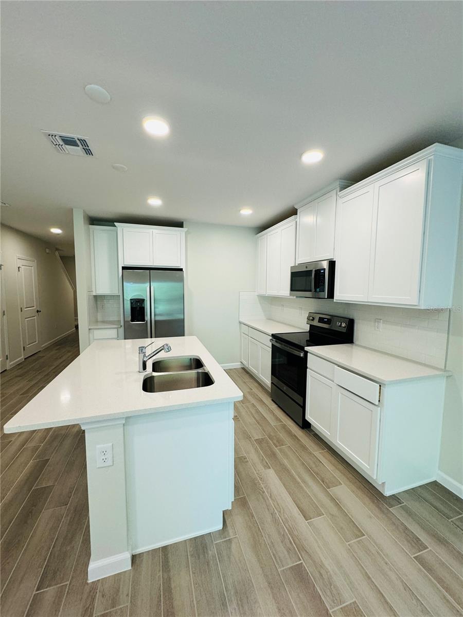 TOWNS AT TUSKAWILLA COMMONS - Residential Lease