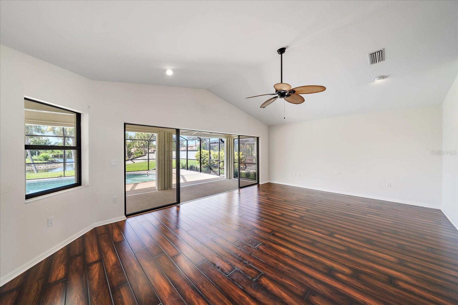 COVE POINTE - Residential