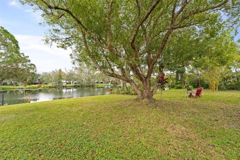 A home in LAKELAND