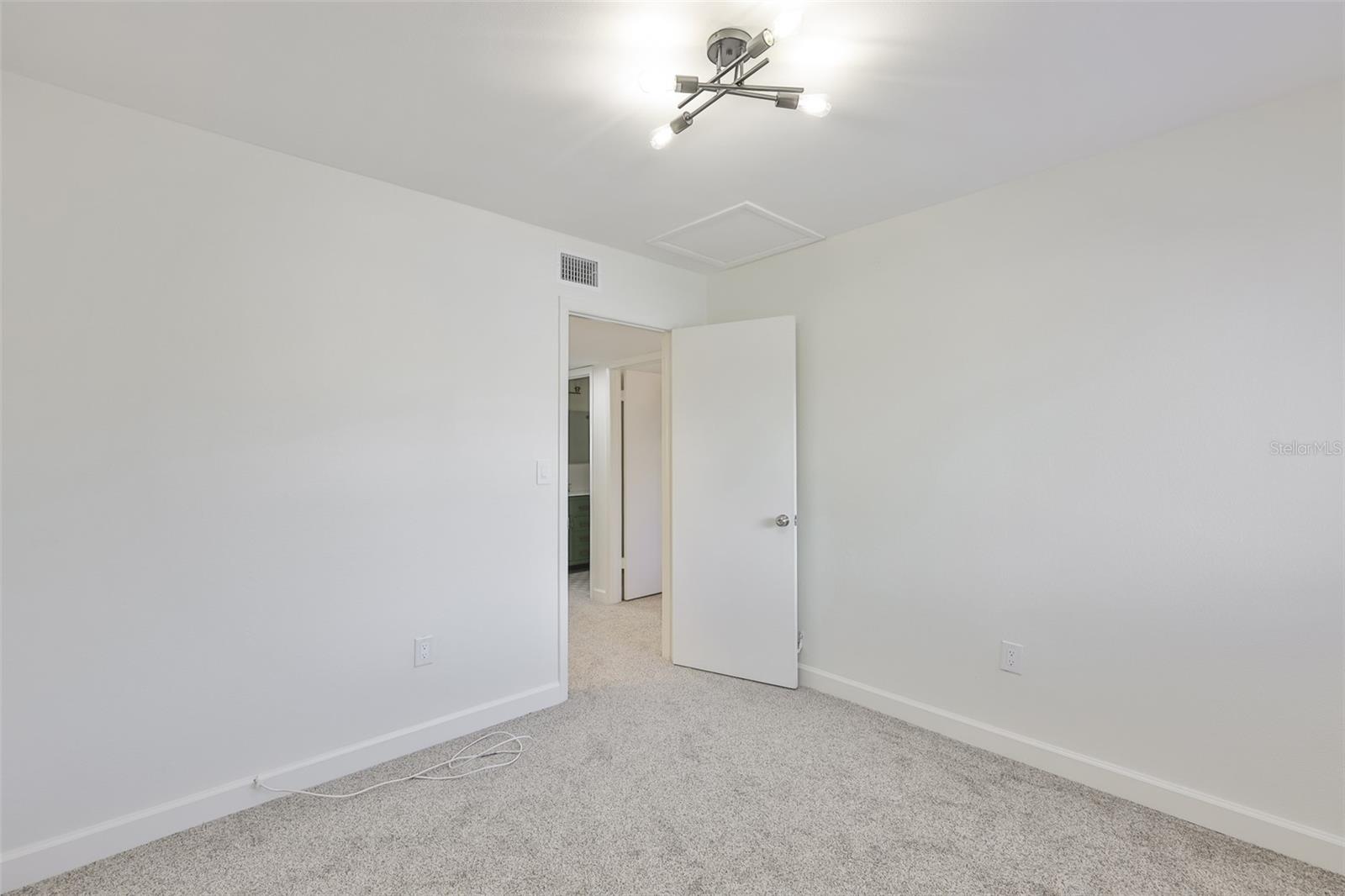 WHISPER WOOD TWNHMS CONDO - Residential Lease