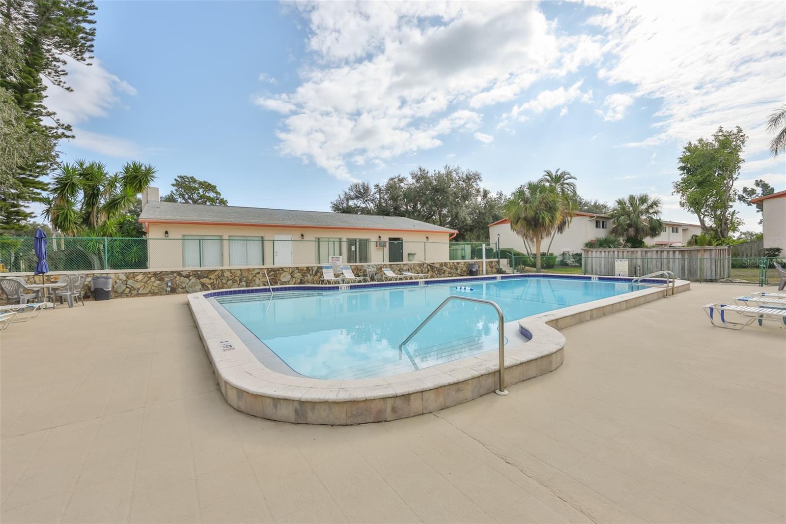 WHISPER WOOD TWNHMS CONDO - Residential Lease