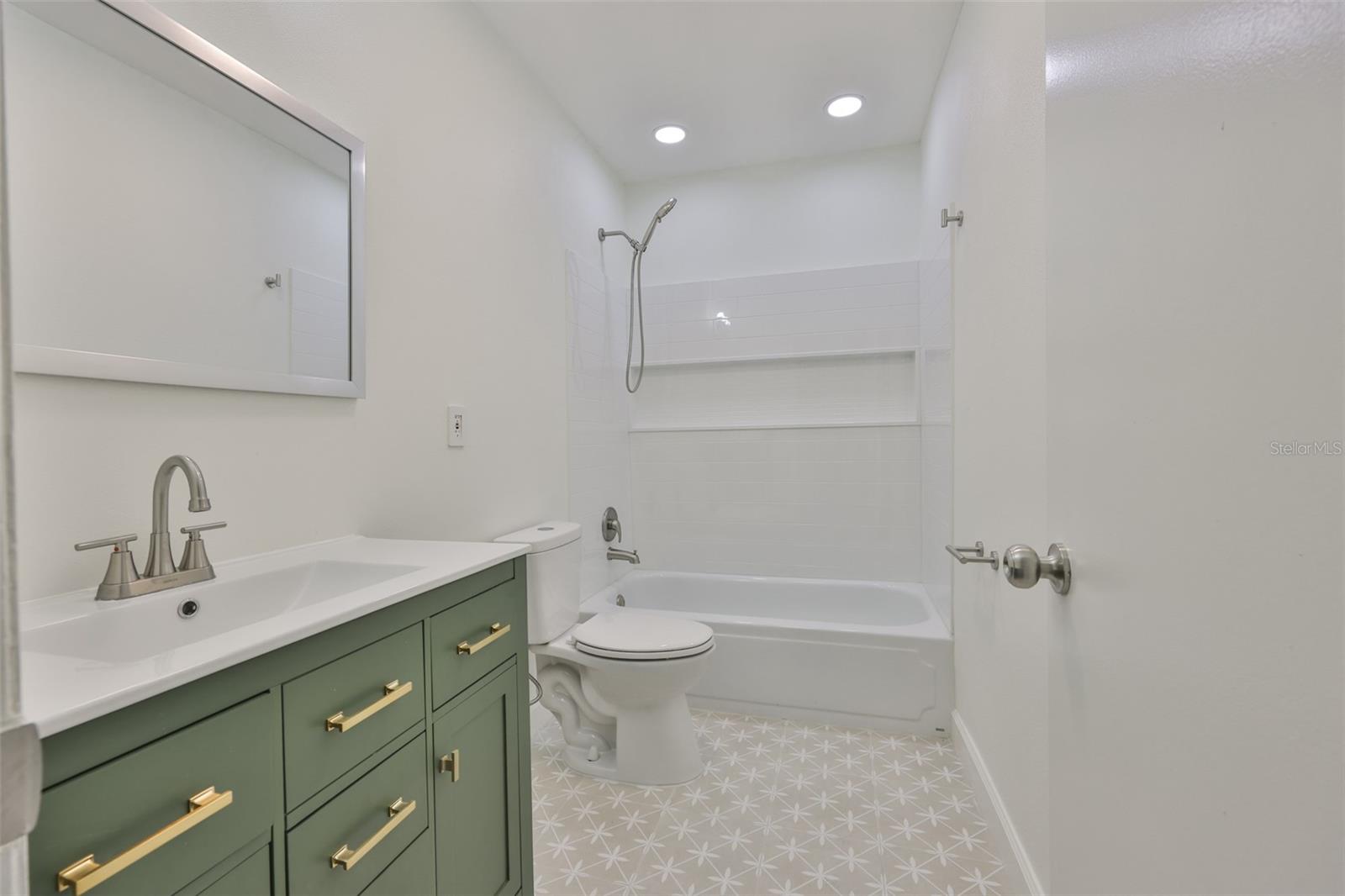 WHISPER WOOD TWNHMS CONDO - Residential Lease