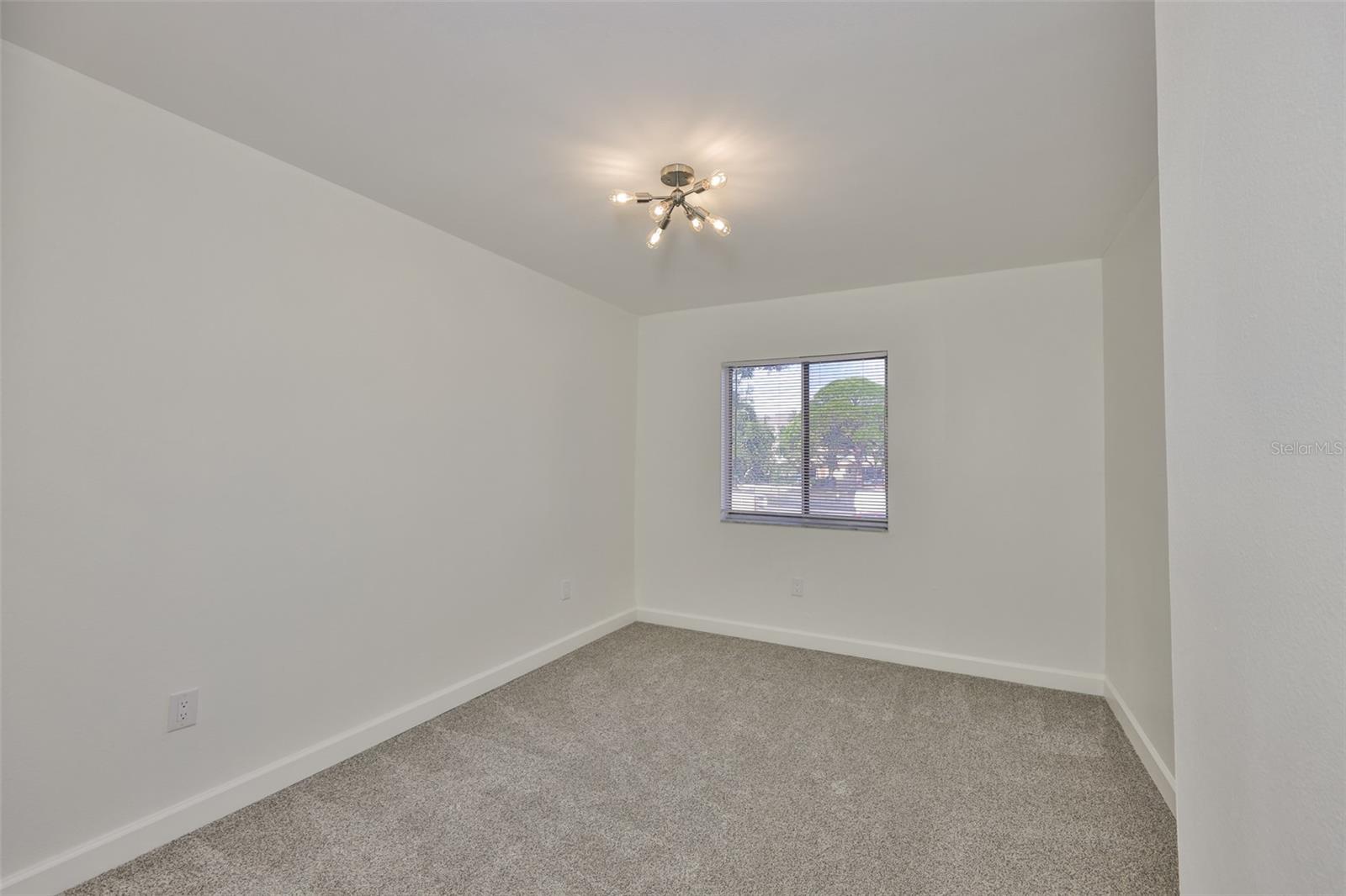 WHISPER WOOD TWNHMS CONDO - Residential Lease