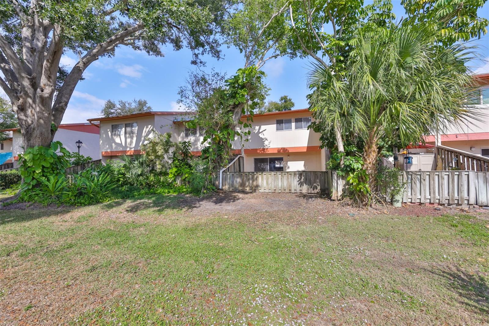 WHISPER WOOD TWNHMS CONDO - Residential Lease