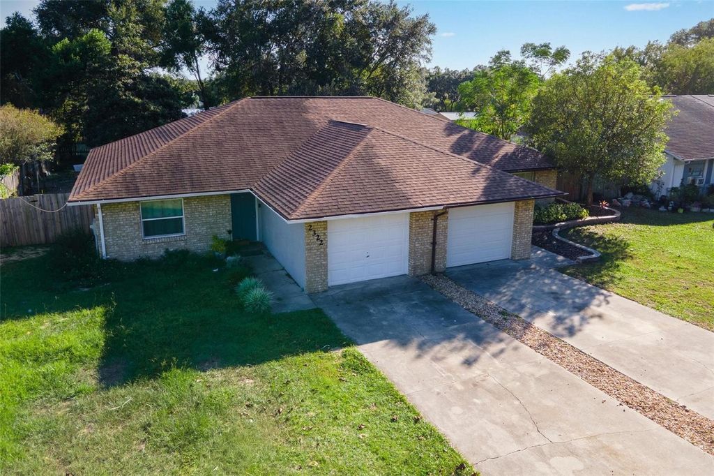 Photo of 2320 Centennial Boulevard, Leesburg, FL 34748 (MLS # G5103673)