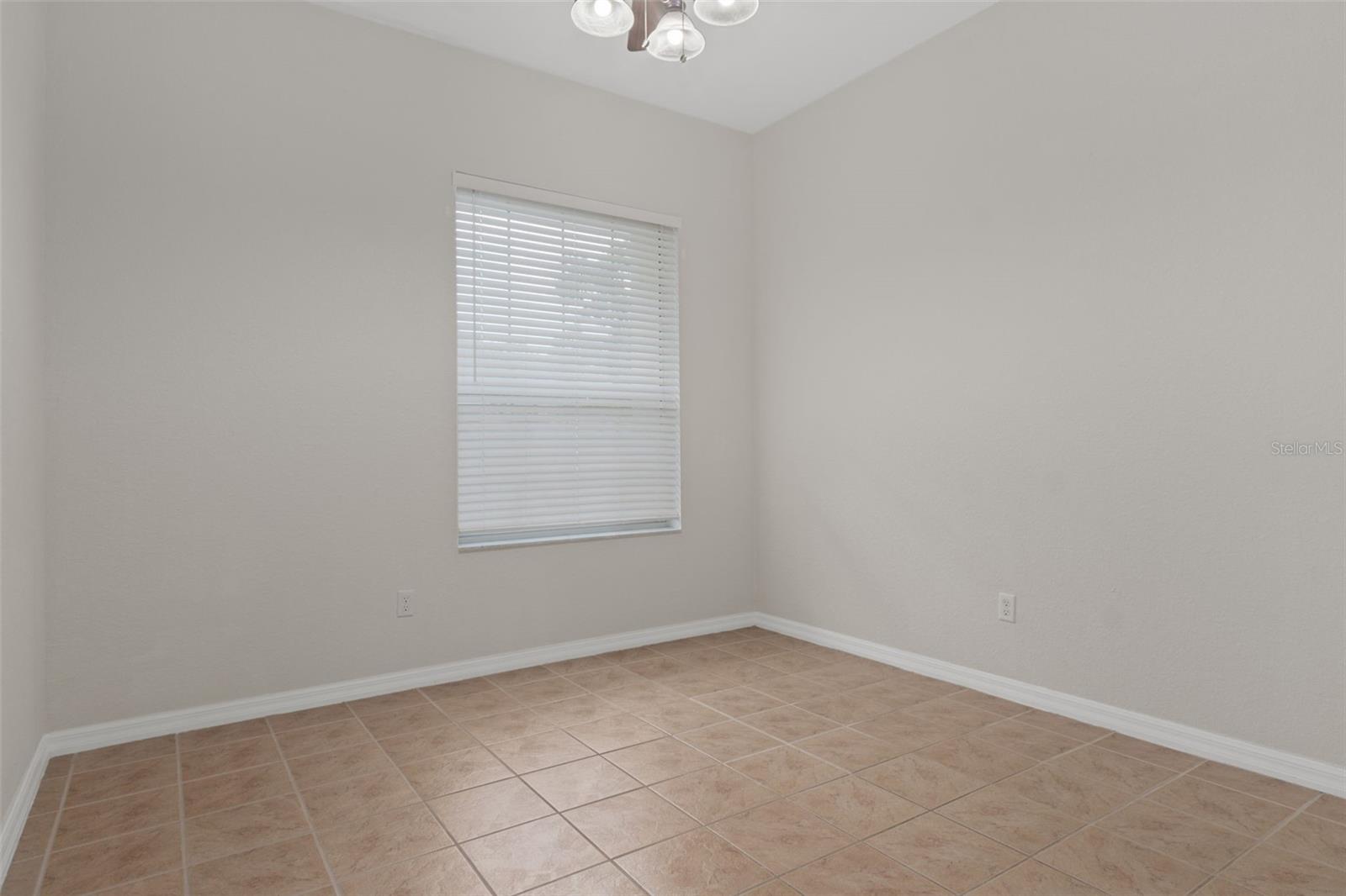 LEISURE HILLS - Residential