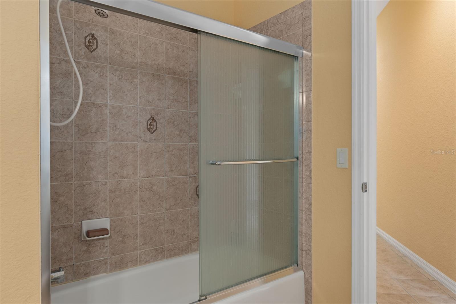 LEISURE HILLS - Residential