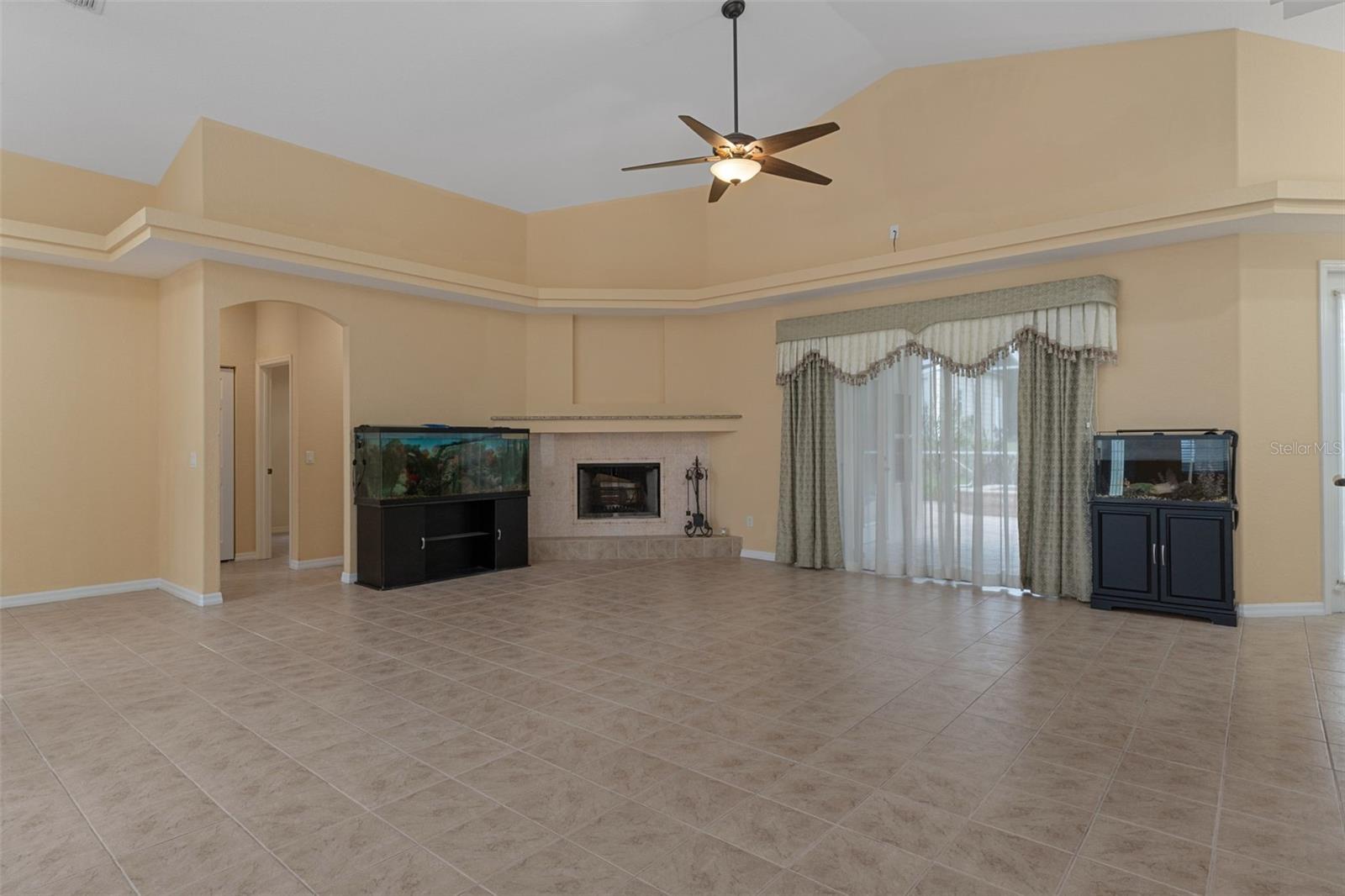 LEISURE HILLS - Residential