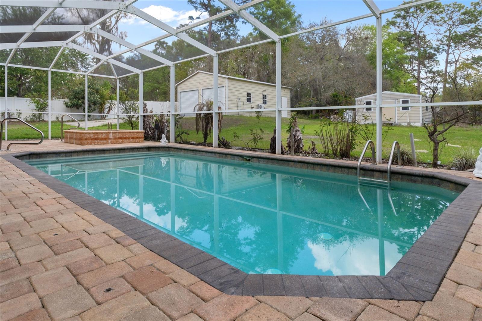 LEISURE HILLS - Residential