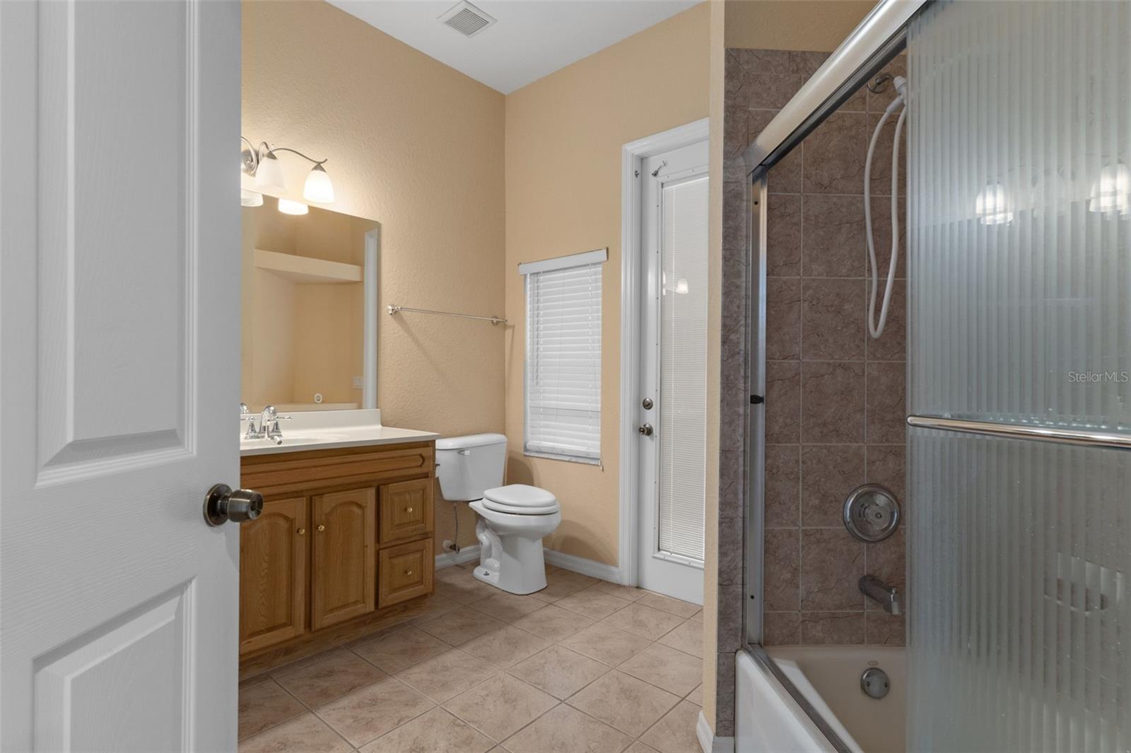 LEISURE HILLS - Residential