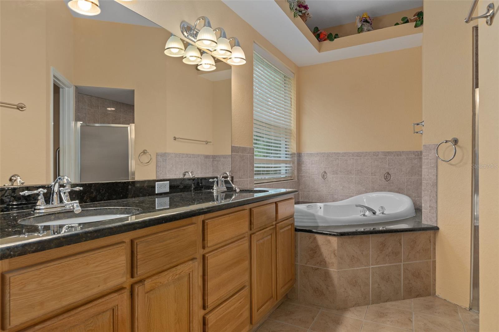 LEISURE HILLS - Residential