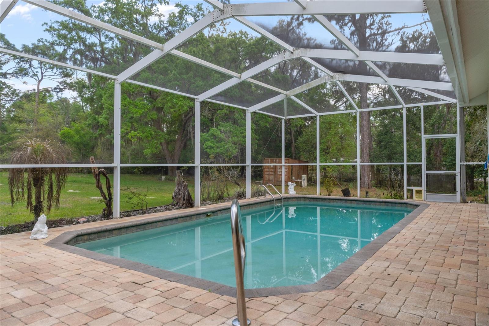 LEISURE HILLS - Residential