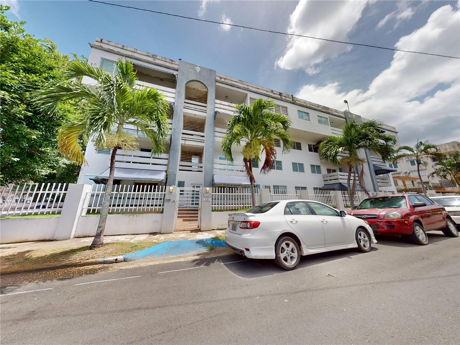 3 Bedrooms | 2 Bathrooms | 2 Parking Spaces
Live between the city and the coast in a prime location at Condominio Punta Las Marías in San Juan. This spacious 3-bedroom, 2-bathroom apartment offers the perfect blend of urban convenience and coastal living. The open living and dining areas are filled with natural light, creating a warm and inviting space. With two assigned parking spots—an invaluable feature in this area—you’ll enjoy added convenience. The gated complex offers privacy and peace of mind, just steps from the beach. Ideally situated near Ocean Park, Isla Verde, Calle Loiza, top restaurants, schools, and the airport. This property is also a great investment, as the condominium allows for short-term rentals like Airbnb. Whether you're looking for a primary residence, vacation home, or investment in one of San Juan’s most sought-after neighborhoods, this is an ideal opportunity.