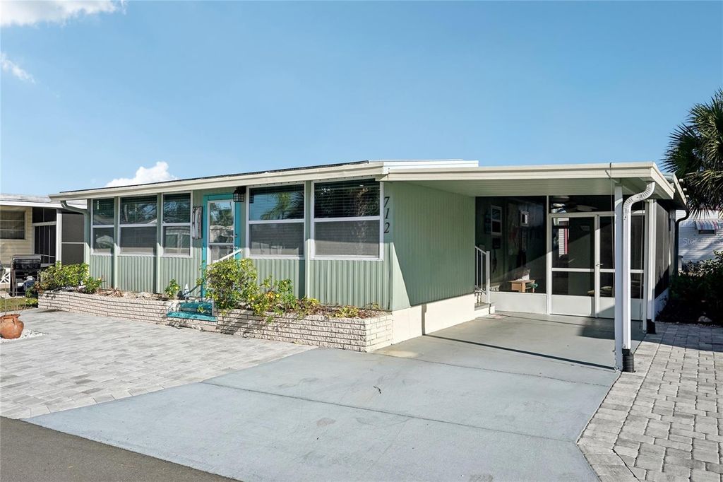 Photo of 712 Roma Road, Venice, FL 34285 (MLS # S5140735)