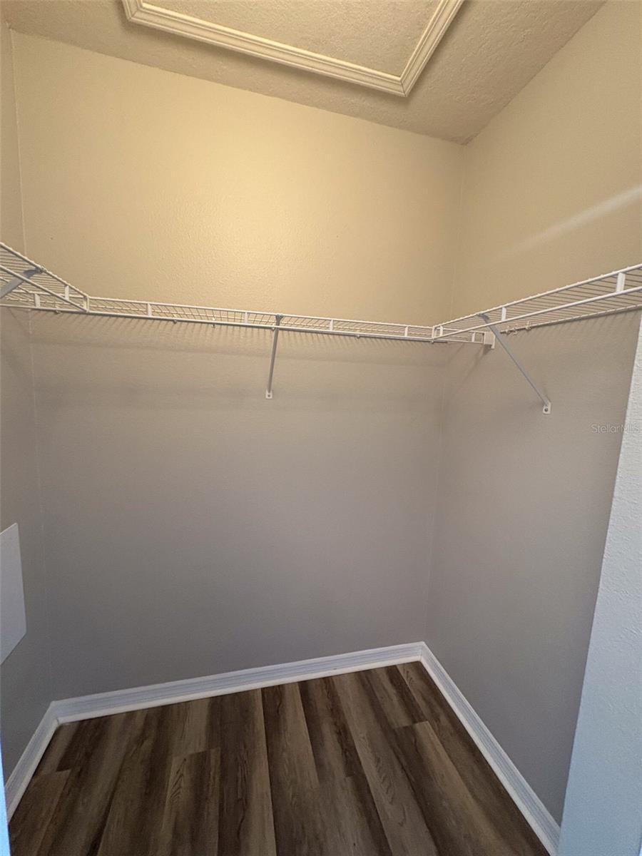 VILLAGES OF BLOOMINGDALE CONDO - Residential Lease