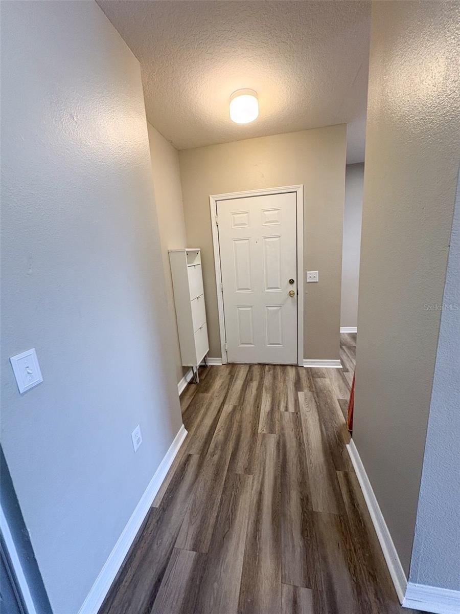 VILLAGES OF BLOOMINGDALE CONDO - Residential Lease