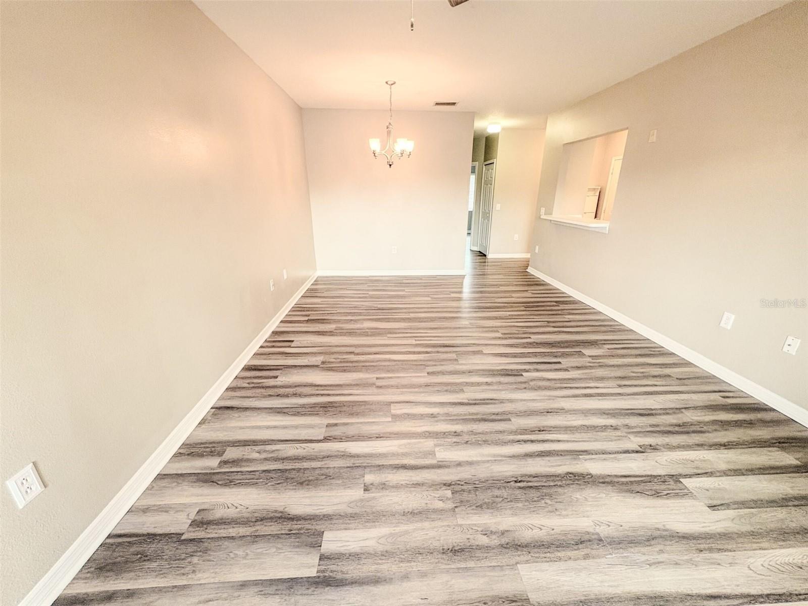 VILLAGES OF BLOOMINGDALE CONDO - Residential Lease