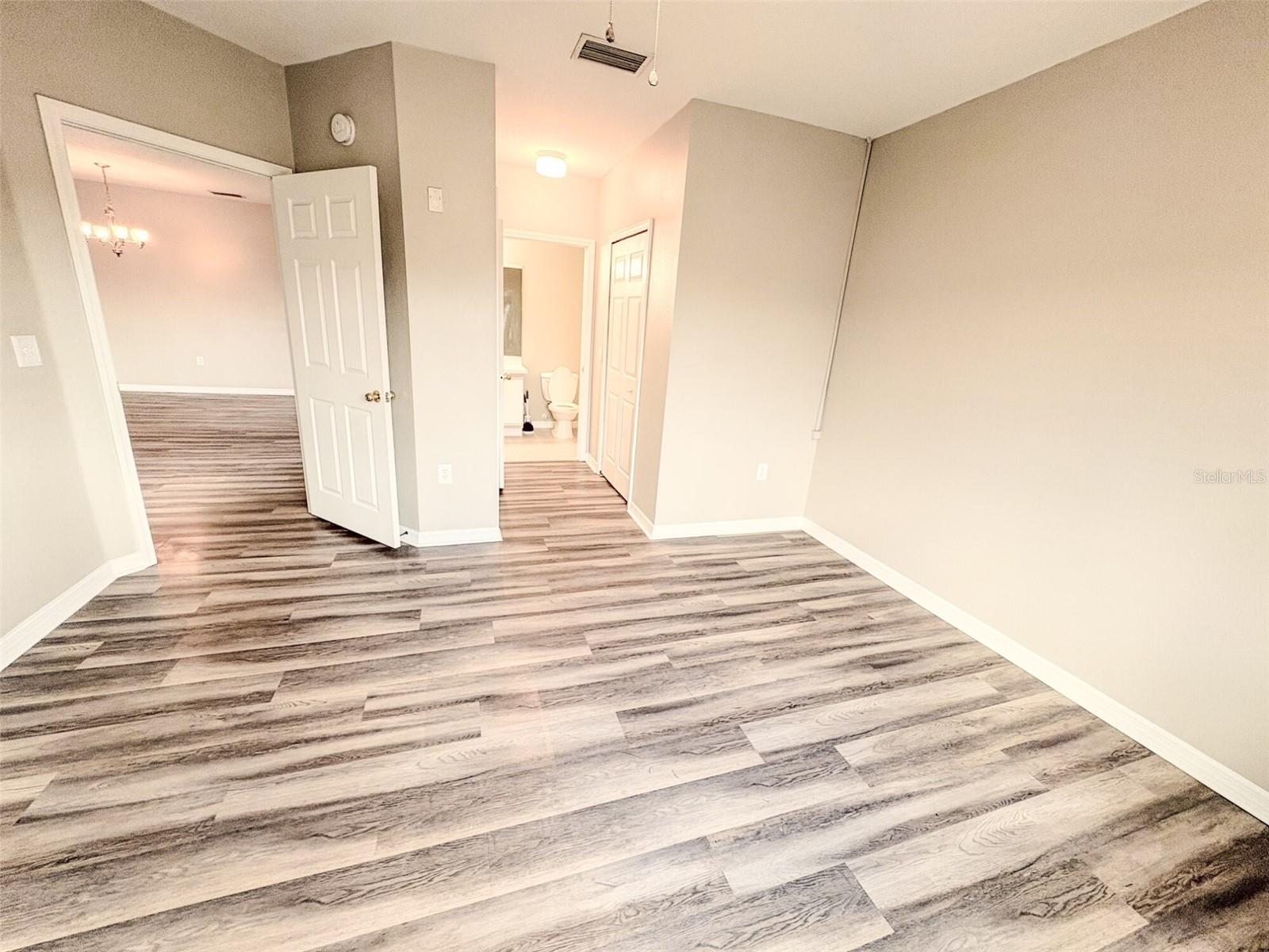 VILLAGES OF BLOOMINGDALE CONDO - Residential Lease