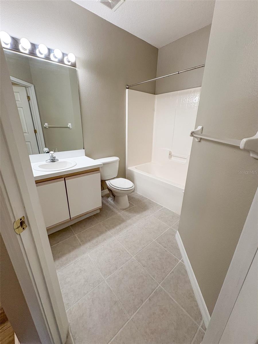 VILLAGES OF BLOOMINGDALE CONDO - Residential Lease