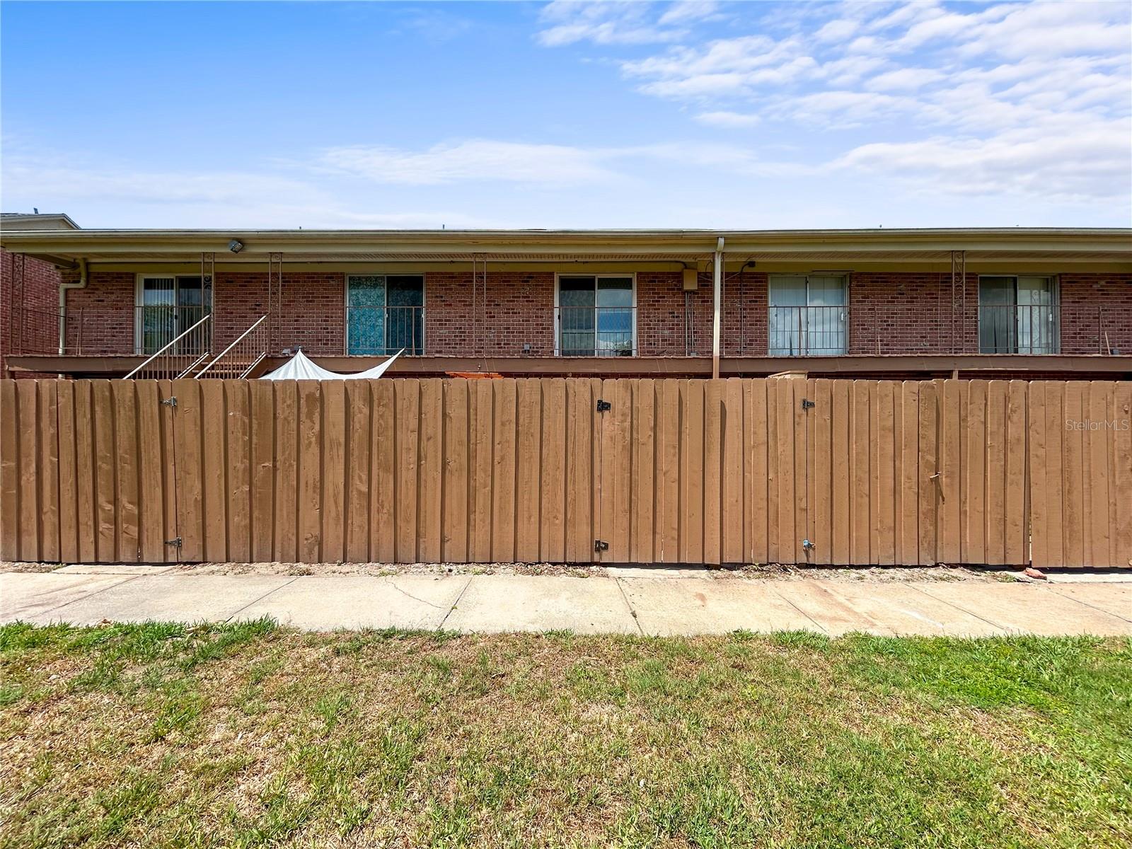 LAKE HOWELL ARMS CONDO - Residential
