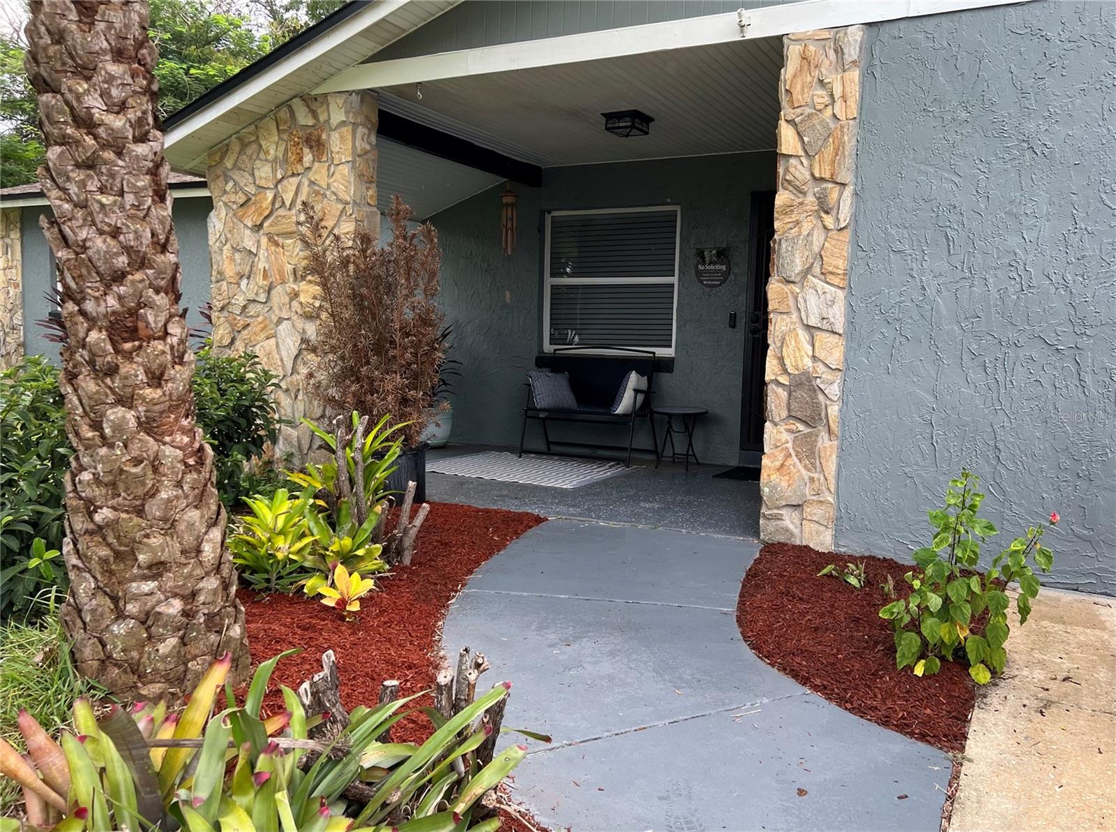 428 LONGWOOD CIRCLE