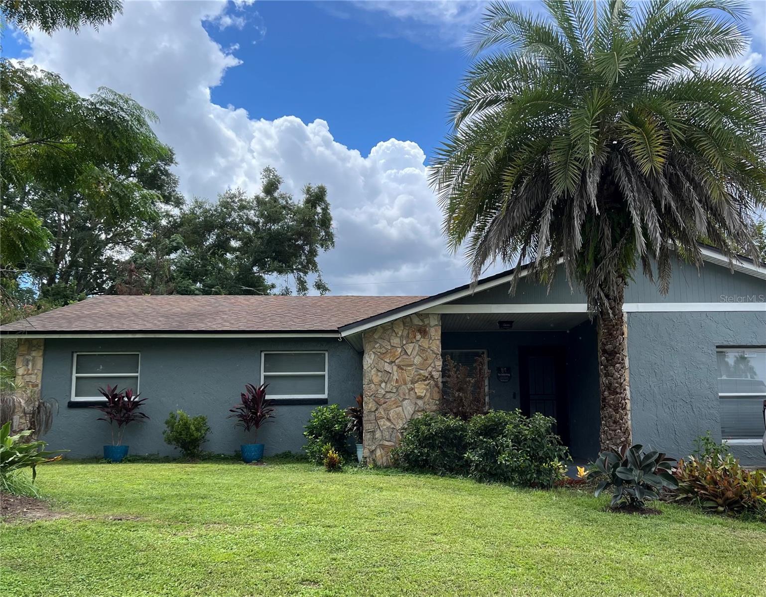 428 LONGWOOD CIRCLE