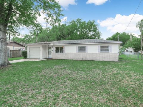 Photo of 2805 Blain Acres Road, Plant City, FL 33563 (MLS # L4960703)