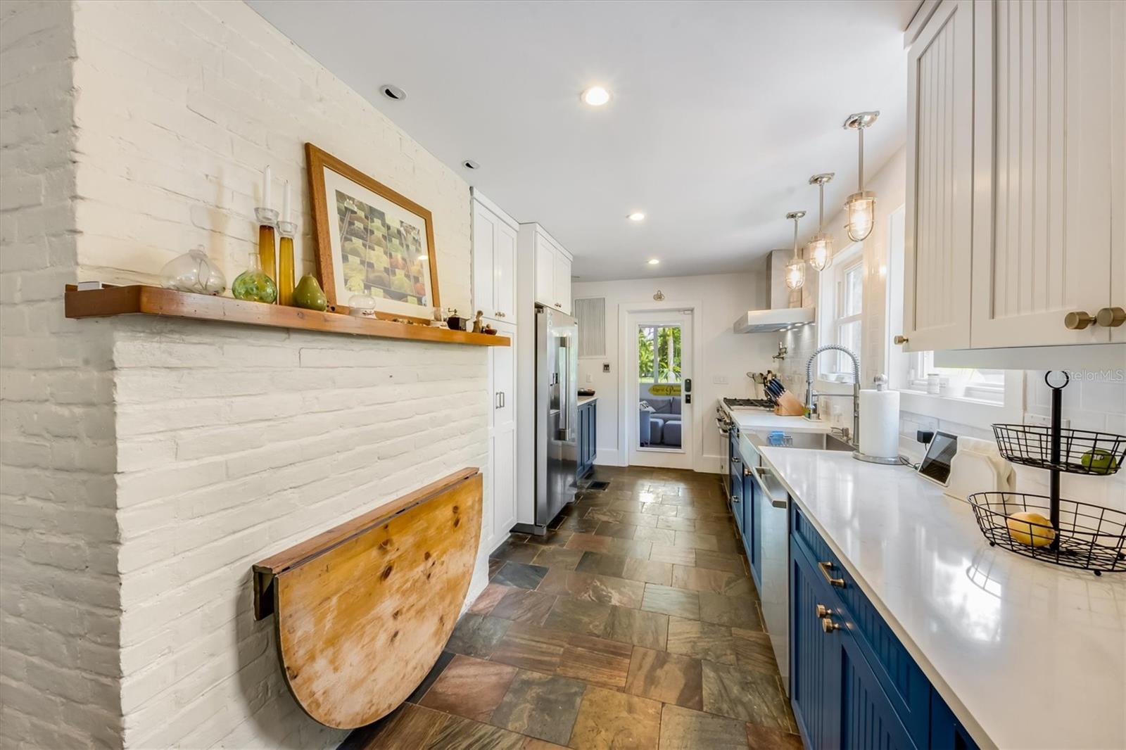 BRADEN COURT - Residential