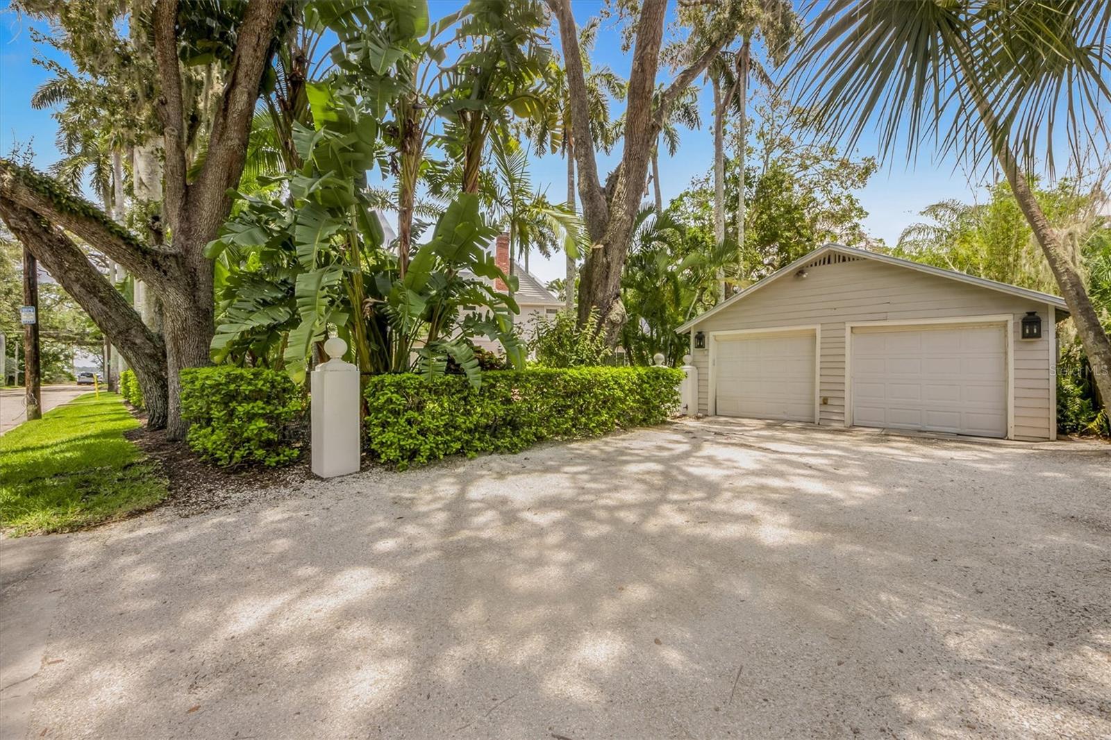 BRADEN COURT - Residential