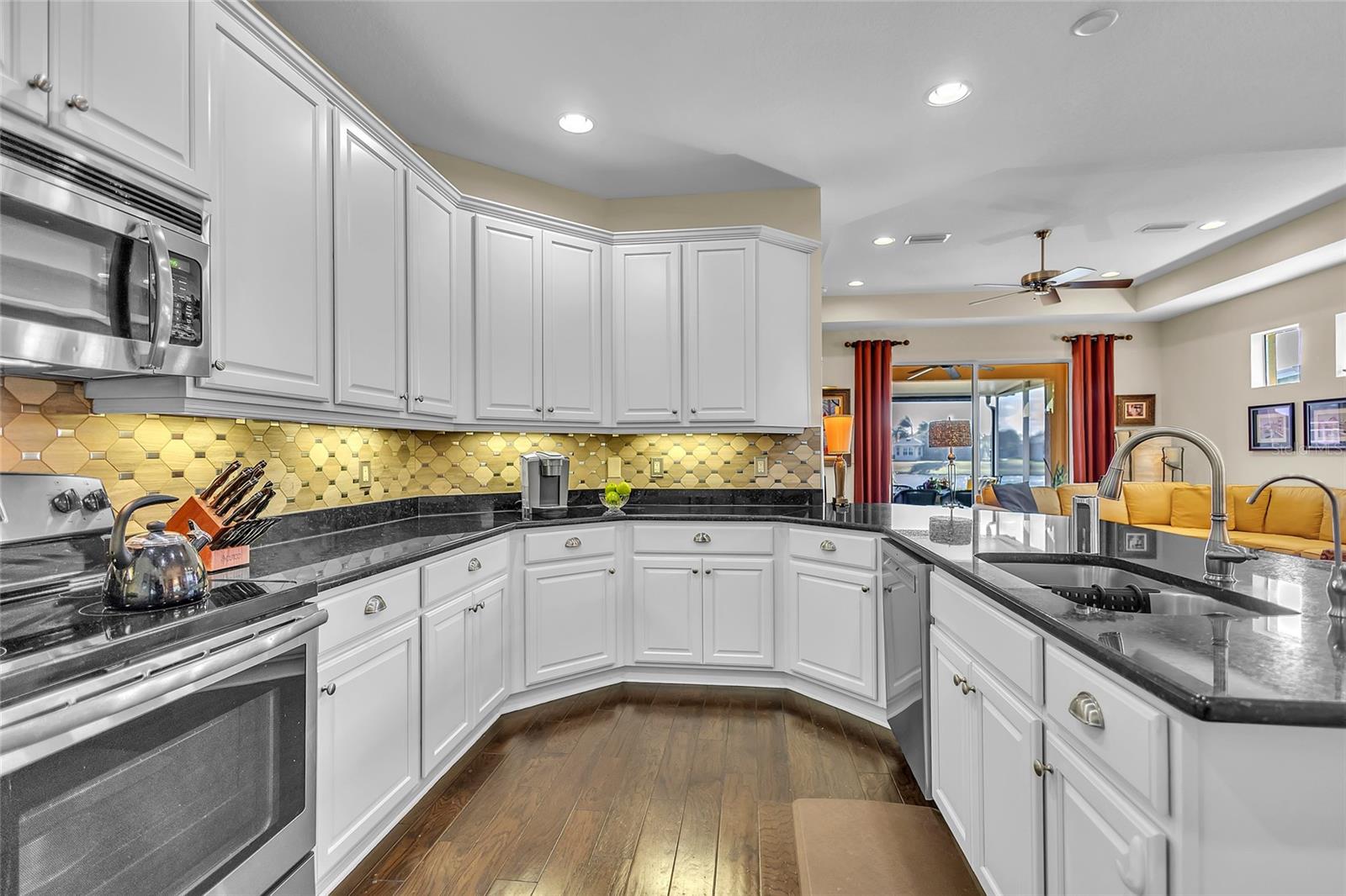 SUN CITY CENTER UN 274 & 275 - Residential