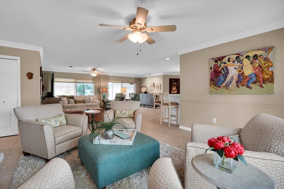 LAUREL VILLA - Residential