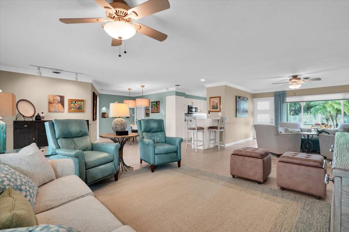 LAUREL VILLA - Residential