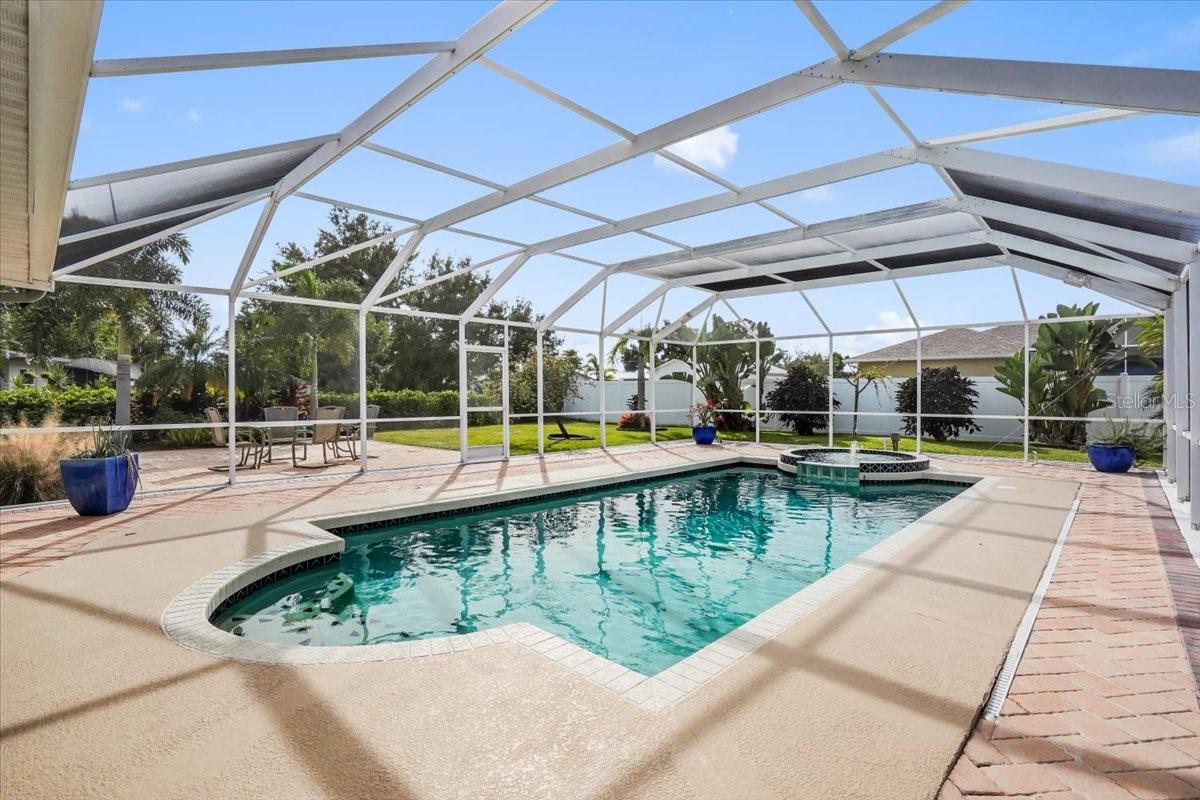 LAUREL VILLA - Residential