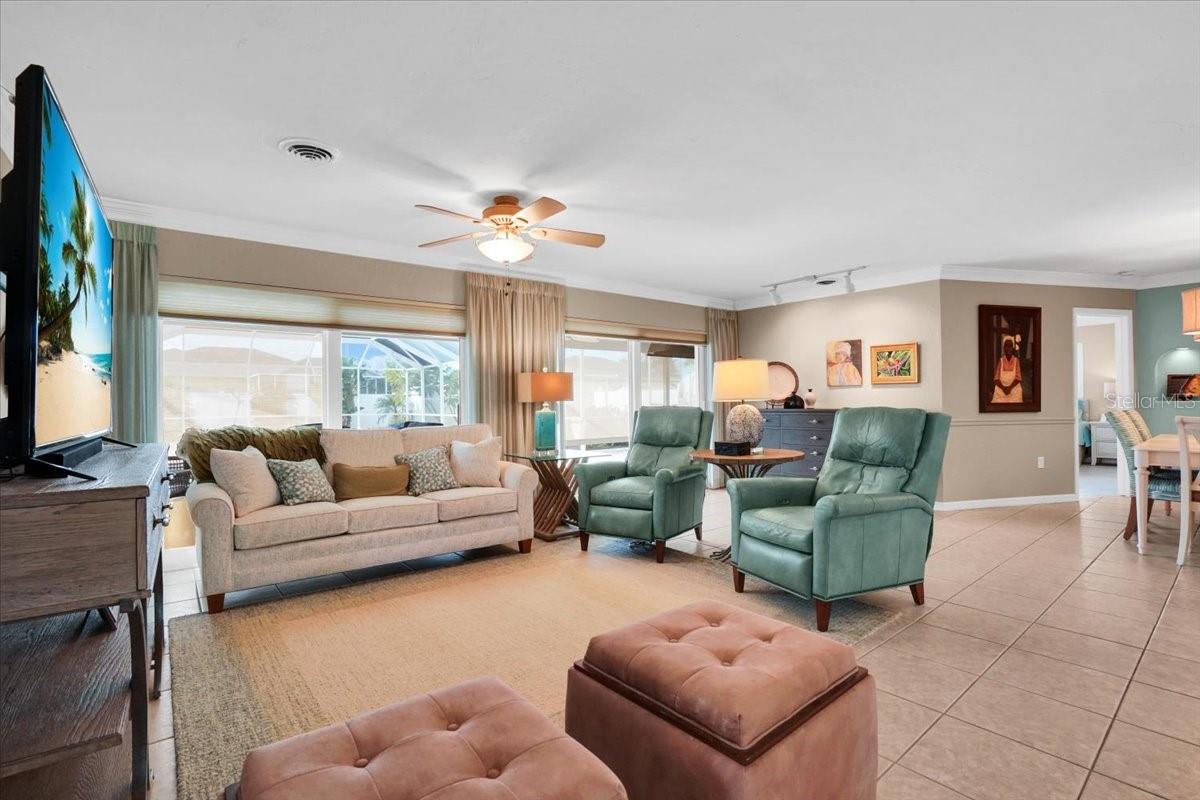 LAUREL VILLA - Residential