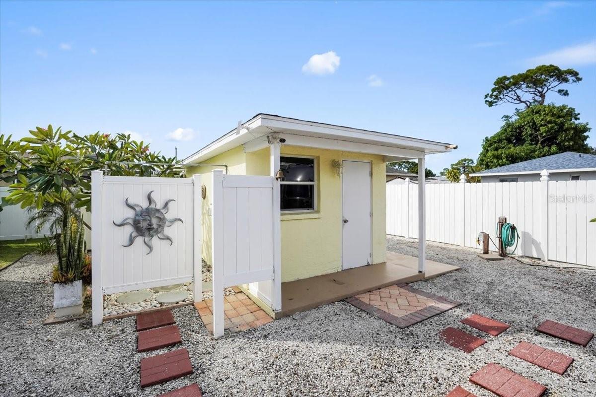 LAUREL VILLA - Residential