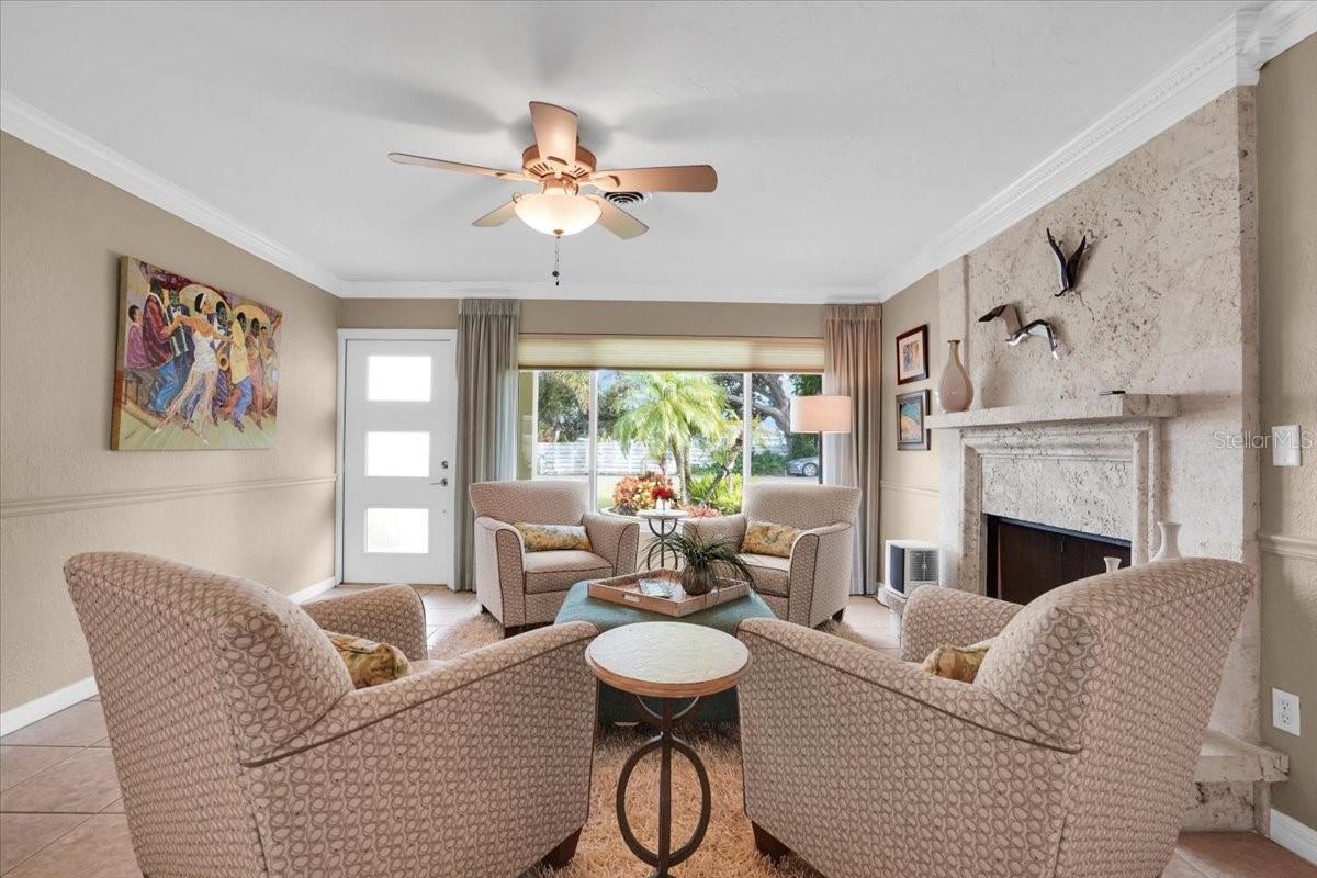 LAUREL VILLA - Residential