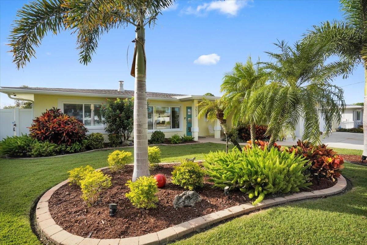 LAUREL VILLA - Residential