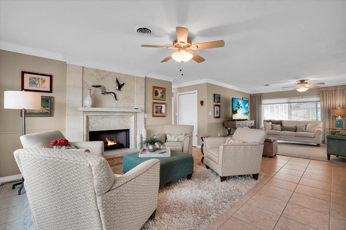 LAUREL VILLA - Residential