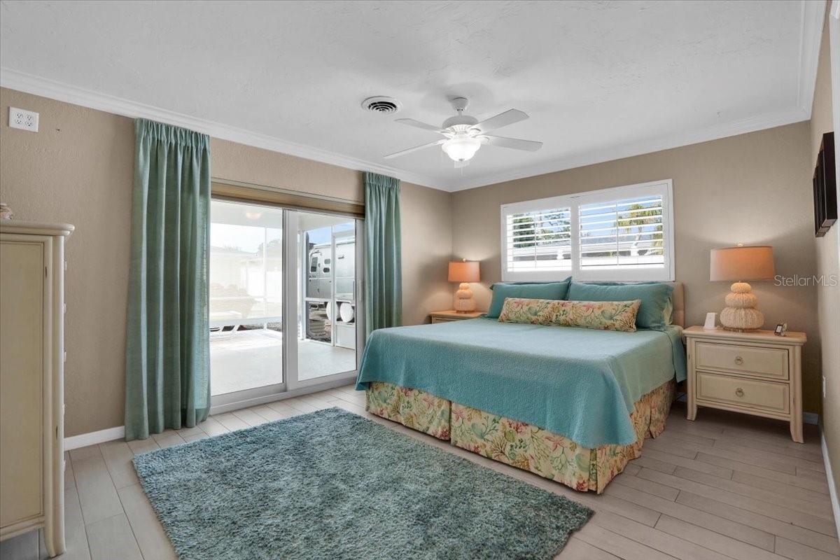 LAUREL VILLA - Residential