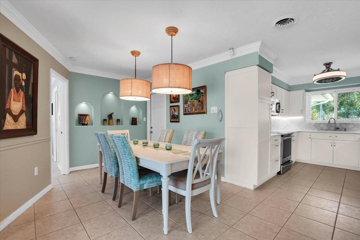 LAUREL VILLA - Residential