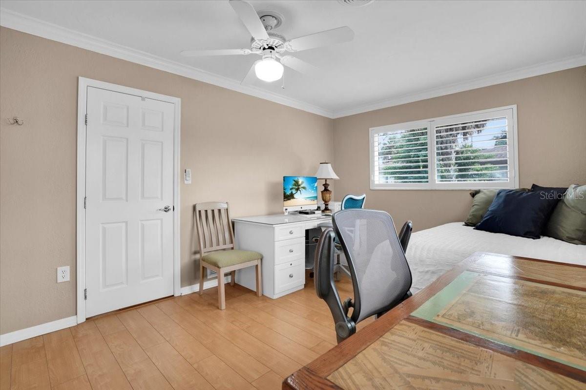 LAUREL VILLA - Residential