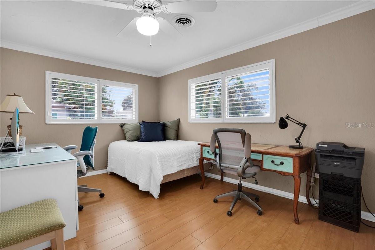 LAUREL VILLA - Residential