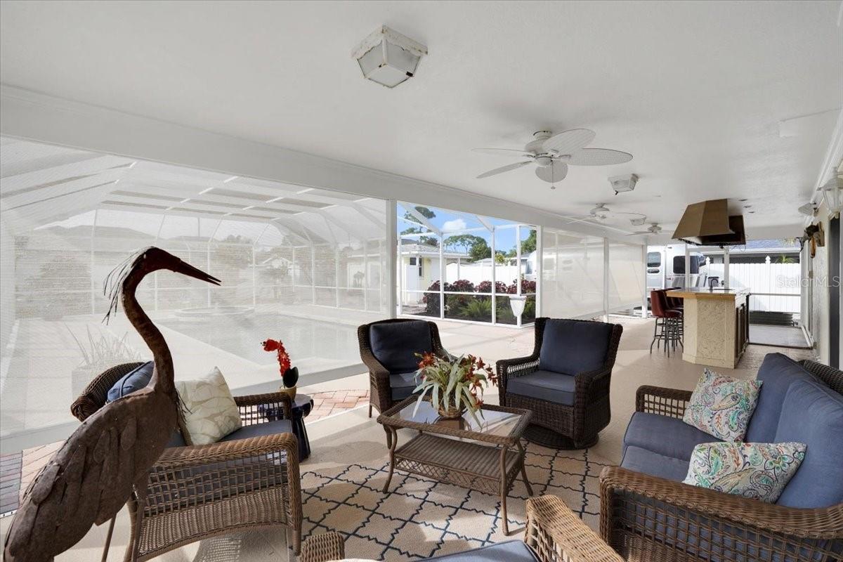 LAUREL VILLA - Residential