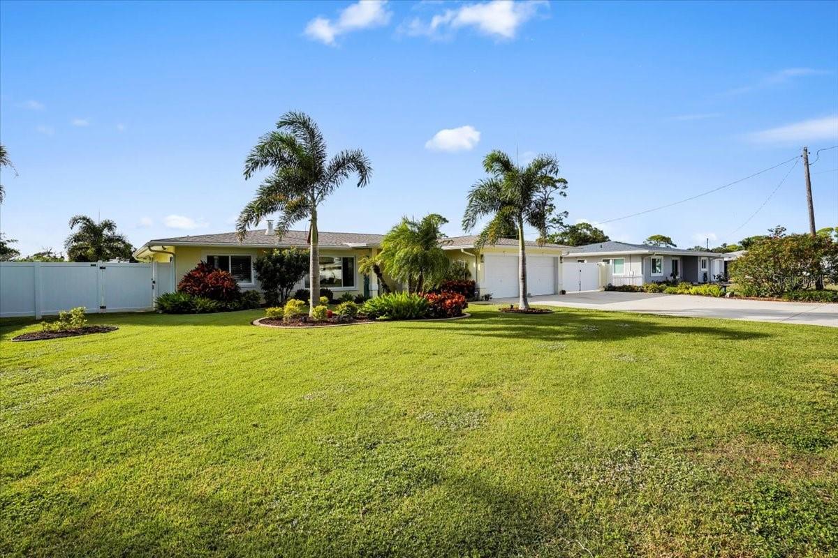 LAUREL VILLA - Residential