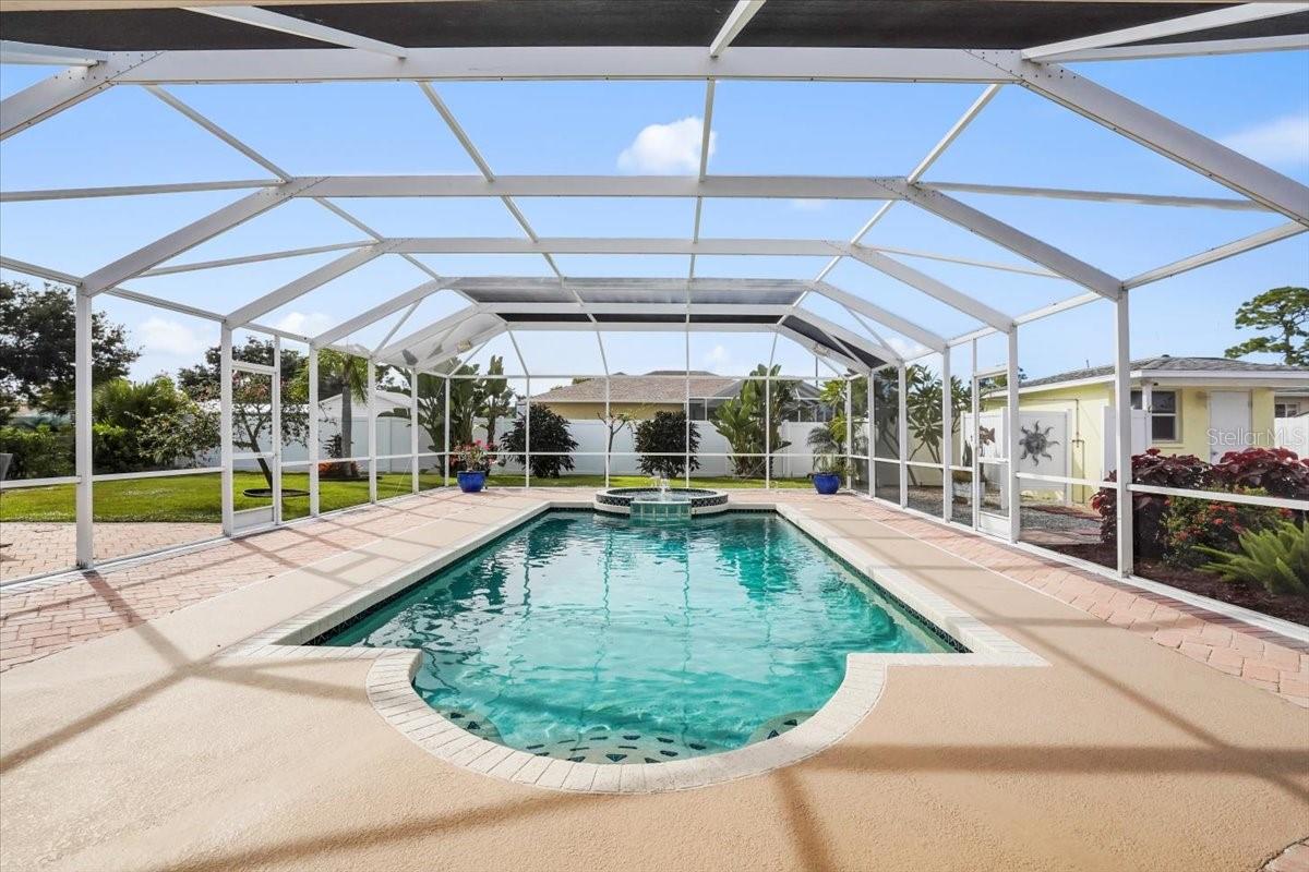 LAUREL VILLA - Residential